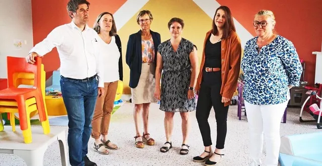 photo  manon chevrette et magalie sébire à droite sur la photo ont accueilli jérôme nury, député ; frédérique roullier, maire déléguée de saint-cornier-des-landes, josette porquet, maire de tinchebray-bocage et émilie thomas conseillère municipale. il manque sur la photo jean-charles patry, adjoint délégué, lequel a particulièrement suivi les travaux.  &copy;  ouest-france 