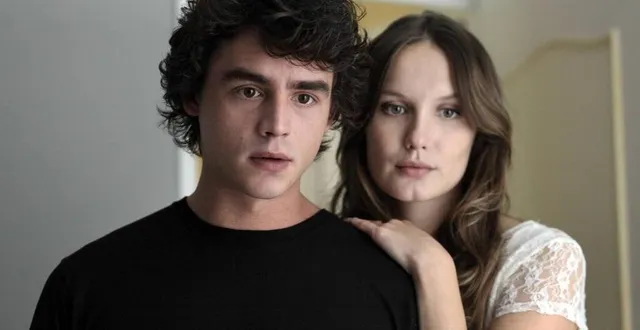 photo  pierre perrier (simon) et ana girardot (lucy) dans la saison 2 de la série française « les revenants », toujours disponible sur canal+.  &copy;  jean-claude lother archives 