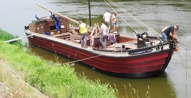 photo  le gabarot a retrouvé la loire après six mois de remise en état. il n’attend plus que son homologation pour le transport de passagers.  &copy;  ouest-france 