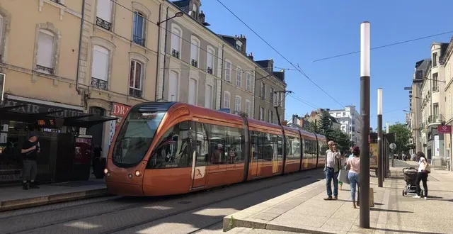 photo  rue gambetta, au mans, les travaux d’allongement des quais du tram sont annoncés complexes.  &copy;  archives le maine libre 