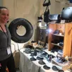 photo  baugé, le 15 juin 2025. stéphanie souchard, alias m’zelle, détourne et réalise des créations artisanales en chambre à air recyclée. 