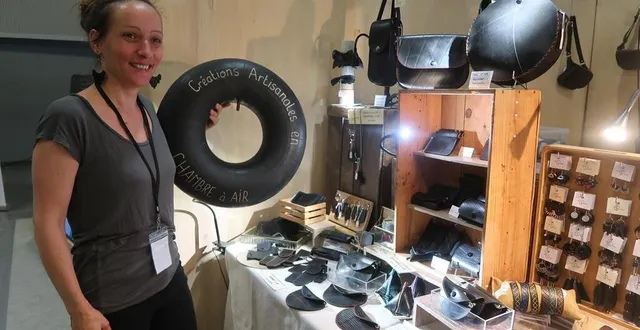 photo  baugé, le 15 juin 2025. stéphanie souchard, alias m’zelle, détourne et réalise des créations artisanales en chambre à air recyclée.  &copy;  co – agathe le nueff 
