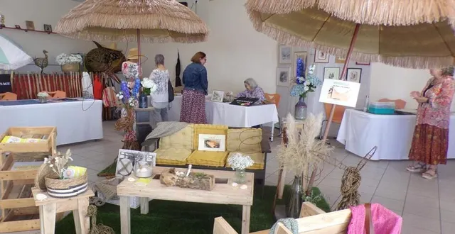 photo  la salle de la maison des associations s’est transformée en ambiance vacances.  &copy;  le maine libre 