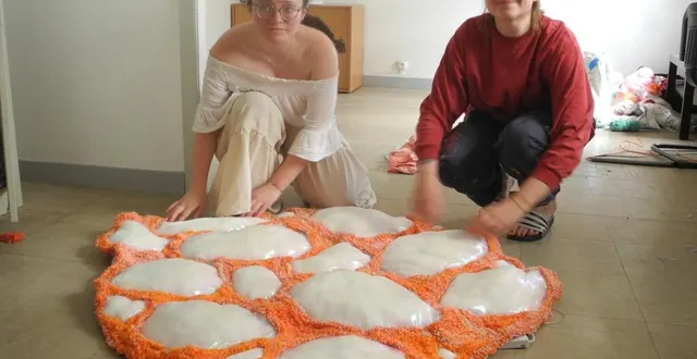 photo  lilou verdier et isé prévoteau, deux jeunes artistes sélectionnées dans le cadre du dispositif les affluentes.  &copy;  ouest-france 
