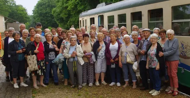 photo  en partance de troô, le train a transporté le groupe jusqu’à thoré-la-rochette.  &copy;  le maine libre 