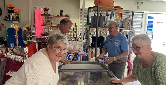 photo  l’épicerie de landisacq va rouvrir mercredi après les dégâts causés par la grêle du vendredi 13 juin 2025. les gérants ont bénéficié de l’aide de la population.  &copy;  ouest-france 
