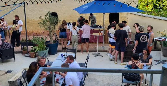photo  lors d’une précédente soirée sur la terrasse.  &copy;  philippe bronner 