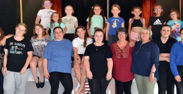photo  le groupe plein feu accueille les danseuses et danseurs dès 3 ans.  &copy;  le maine libre 