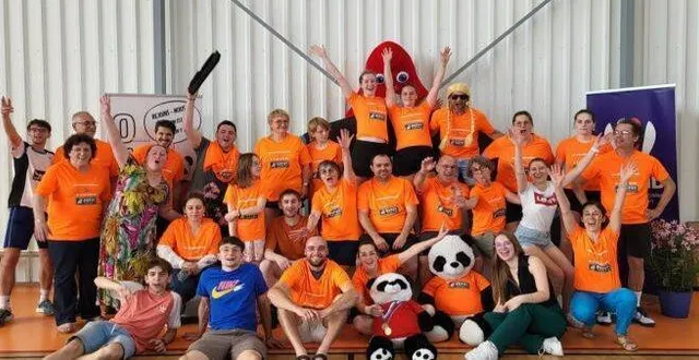 photo  les bénévoles de l’édition 2025 du tournoi national de badminton qui s’est joué du 30 mai au 1er juin aux gymnases joulain.  &copy;  onea 