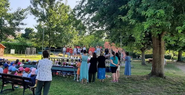 photo  effervescence mardi matin a la base de loisirs de luché : les enfants venaient répéter leur spectacle de fin d’année scolaire.  &copy;  ouest-france 