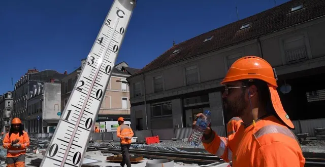 photo  les ouvriers sur les chantiers en extérieur pourraient nettement souffrir des fortes chaleurs qui vont s’abattre pendant plusieurs jours sur le pays.  &copy;  archives co - laurent combet 