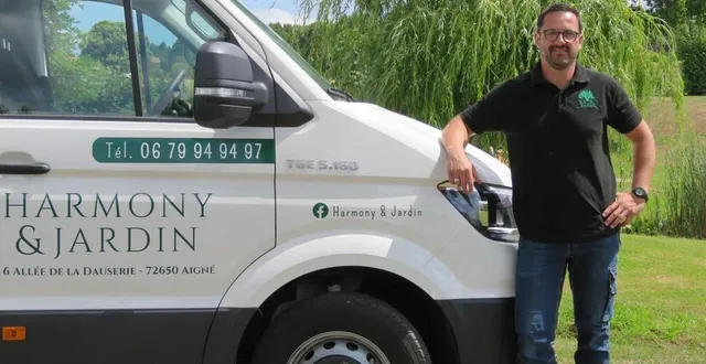 photo  romain dugué a créé son entreprise harmony & jardin à aigné.  &copy;  le maine libre 