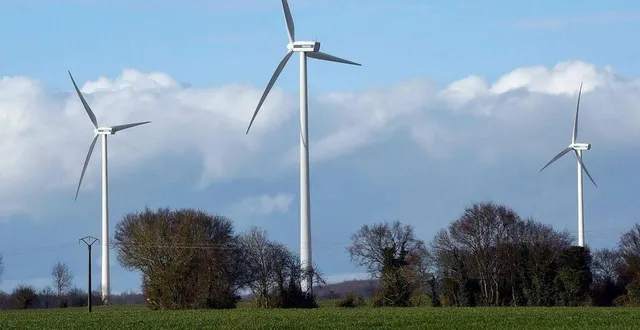 photo  la lettre ouverte dénonce « un harcèlement des promoteurs de l’éolien » auprès des élus.  &copy;  archives le courrier de l’ouest - marie delage 