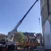 photo la première élévation de la future galerie protégeant le porche de la cathédrale saint-maurice, à angers (maine-et-loire) est en cours d’installation.