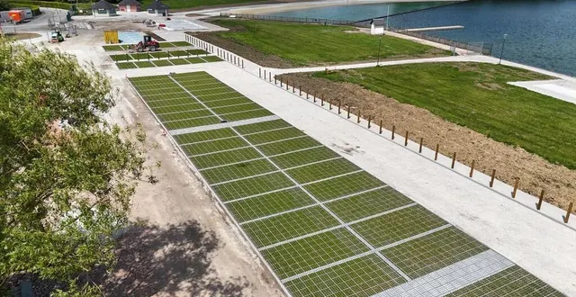 photo  le parking du lac a été entièrement aménagé.  &copy;  ouest-france 