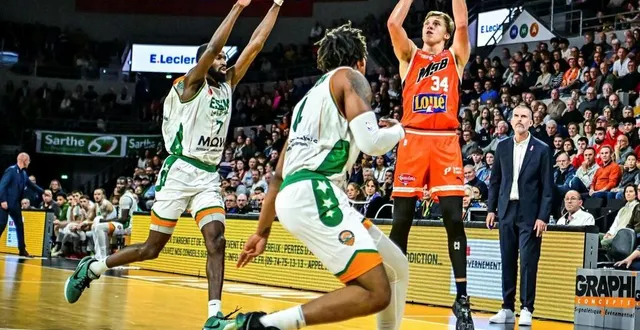 photo  l’adresse de david dileo sera un atout majeur une année de plus pour le msb, qui prolonge son ailier américain.  &copy;  le maine libre - yvon loué 