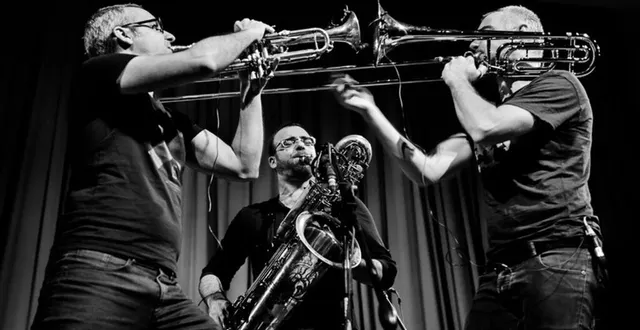photo  le trio de cuivres journal intime ouvrira le festival, en compagnie du percussionniste congolais fabe beaurel bambi, ce dimanche 22 juin au jardin de l’apostrophe.  &copy;  aleksey kaznadey 