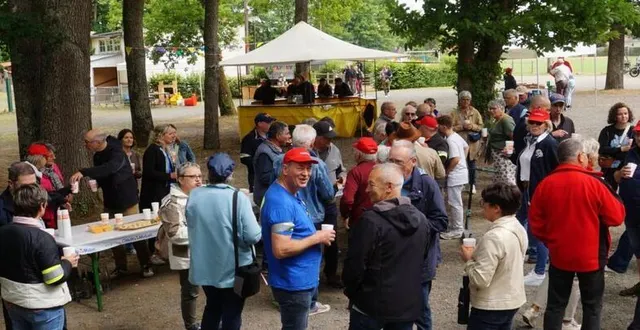 photo  malgré un ciel gris, les habitants n’ont pas boudé cette 3e édition.  &copy;  ouest-france 