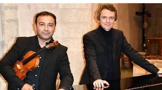 photo  liviu badiu, au violon et mathieu el fassi, au piano ouvriront la fête de la musique en duo.  &copy;  ouest-france 
