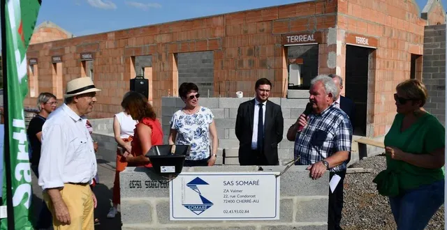 photo  la première pierre a été posée cette semaine. la mam pourra accueillir 16 enfants.  &copy;  le maine libre 