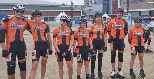 photo  parmi ces athlètes, mélanie et nola, qui sont montées sur le podium.  &copy;  roller club de connerré 