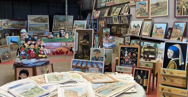 photo  plus de 300 tableaux et même des meubles se cachent dans cet atelier.  &copy;  le maine libre 