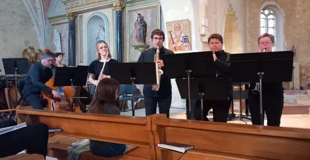 photo  l’ensemble instrumental a proposé en première partie une variété d’œuvres, avec notamment la chanson my favorite things, œuvre majeure de la comédie musicale américaine, la mélodie du bonheur.  &copy;  ouest-france. 