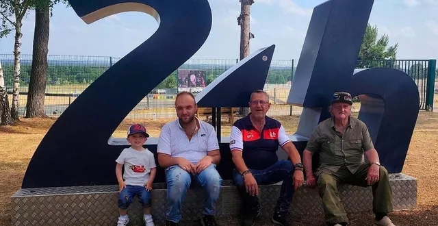 photo  quatre générations de la famille gasnerie aux dernières 24 heures du mans.  &copy;  le maine libre 