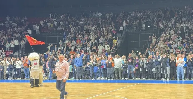 photo  le 26 mars 2025, christophe gandini annonçait au public d’anova, le maintien de l’équipe féminine de basket d’alençon.  &copy;  archives ouest-france 