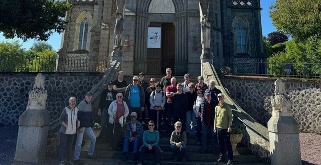 photo  les amis du vallon des tourailles prêts pour que la journée du 28 juin 2025 soit une réussite, riche de multiples découvertes.  &copy;  ouest-france 