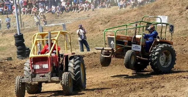 photo  animations, sports mécaniques, 18e tracto-cross de laigné.  &copy;  archives le maine libre 