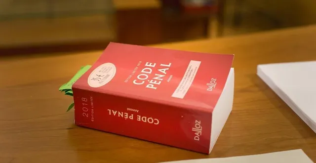 photo  un code pénal dans un tribunal. photo d’illustration.  &copy;  yves-marie quemener / archives ouest france 