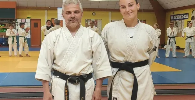 photo  frédérique chemin, maître cinquième dan et arbitre international, et clémence prunier, ceinture noire premier dan.  &copy;  club de karaté de sées 