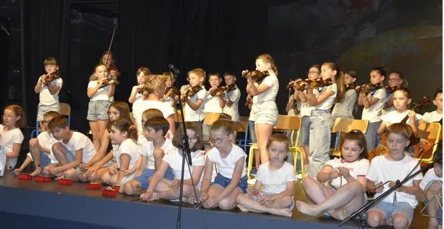 photo  violon, violoncelle et alto étaient à l’honneur, jeudi soir, lors d’un récital assuré par les écoliers, après plusieurs mois d’initiation musicale.  &copy;  ouest-france 