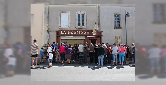 photo  en 2014, on inaugurait la boutique associative. elle tient toujours le coup, et est un vrai point de rencontre  &copy;  ouest-france 