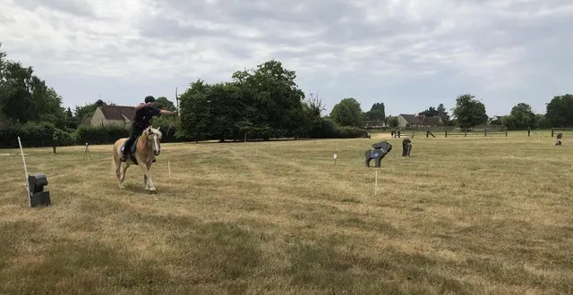 photo  le tir à l’arc à cheval nécessite d’être bon tant en équitation qu’en tir à l’arc.  &copy;  ouest-france 