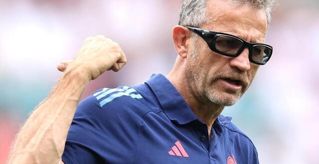 photo fabien galthié, le sélectionneur du xv de france lors de l’échauffement des bleus avant d’affronter l’angleterre dans un match amical disputé à twickenham, le 21 juin 2025. © warren little / getty images via afp