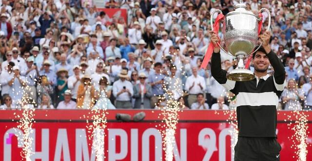 photo carlos alcaraz a remporté l’atp 500 du queen’s à londres ce dimanche. © adrian dennis / afp