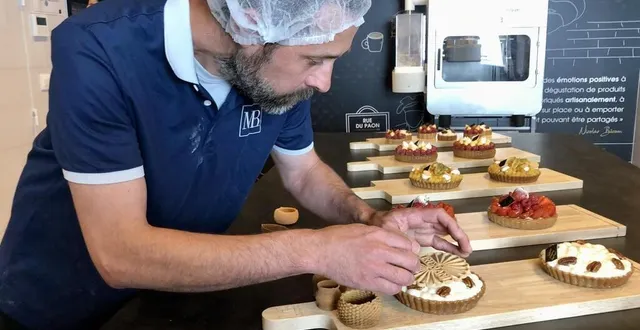 photo  saint-barthélemy-d’anjou, vendredi 20 juin 2025. maison bécam a investi dans une imprimante 3d culinaire, qui lui permet d’innover en pâtisserie.  &copy;  co - chloé bossard 
