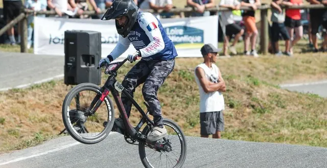 photo  grégory robin, vainqueur de la finale cruiser 45 ans et plus, avant de franchir la ligne d’arrivée.  &copy;  david chapet 