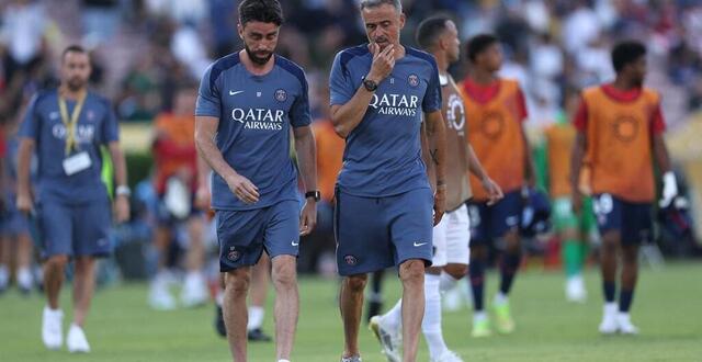 photo l’entraîneur du psg luis enrique, à droite, à pasadena en californie aux états-unis, après la défaite de son équipe face à botafogo le jeudi 19 juin 2025. © stu forster / getty images via afp