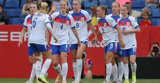 photo championnes d’europe en titre, les anglaises visent le doublé en suisse. © lluis gene / afp