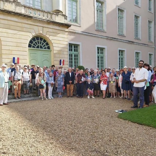 photo près de 150 congressistes ont découvert l’architecture de l’ancien collège jésuite.  ©  ouest-france