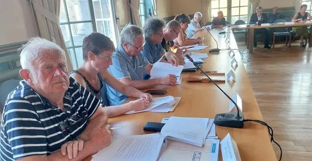 photo  une partie des élus lors du conseil municipal.  &copy;  ouest-france 