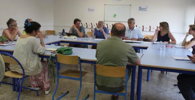 photo  le conseil s’est installé dans le restaurant scolaire.  &copy;  le maine libre 