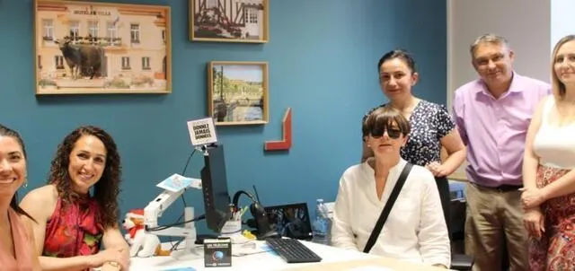 photo  l’équipe de la caisse locale du crédit mutuel, avec stéphane chevallier (à droite), et pascal andré (à gauche).  &copy;  ouest-france 