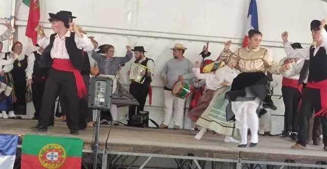 photo  le folklore portugais s’est invité sur l’esplanade mandela.  &copy;  le maine libre 