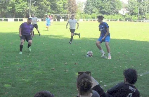 photo  quinze équipes se sont affrontées au tournoi de sixte sous un soleil caniculaire.  &copy;  le maine libre 
