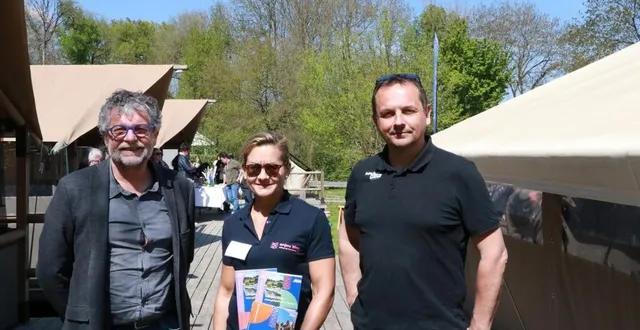 photo  le 10 avril, vincent aubry (à droite), directeur d’anjou sport nature, avait accueilli sur le site de la jaille-yvon l’évènement de lancement de la saison touristique de l’anjou bleu. il était accompagné de pierrick esnault, vice-président du petr (pôle d’équilibre territorial et rural) du segréen en charge du tourisme, et d’alexandra brisson, directrice de l’office de tourisme de l’anjou bleu.  &copy;  ouest-france 