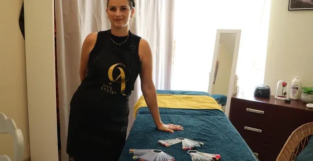 photo  tiphaine charmeton propose des services de bien être (massage), soins du visage, maquillage mais aussi la pose d’ongles.  &copy;  ouest-france 